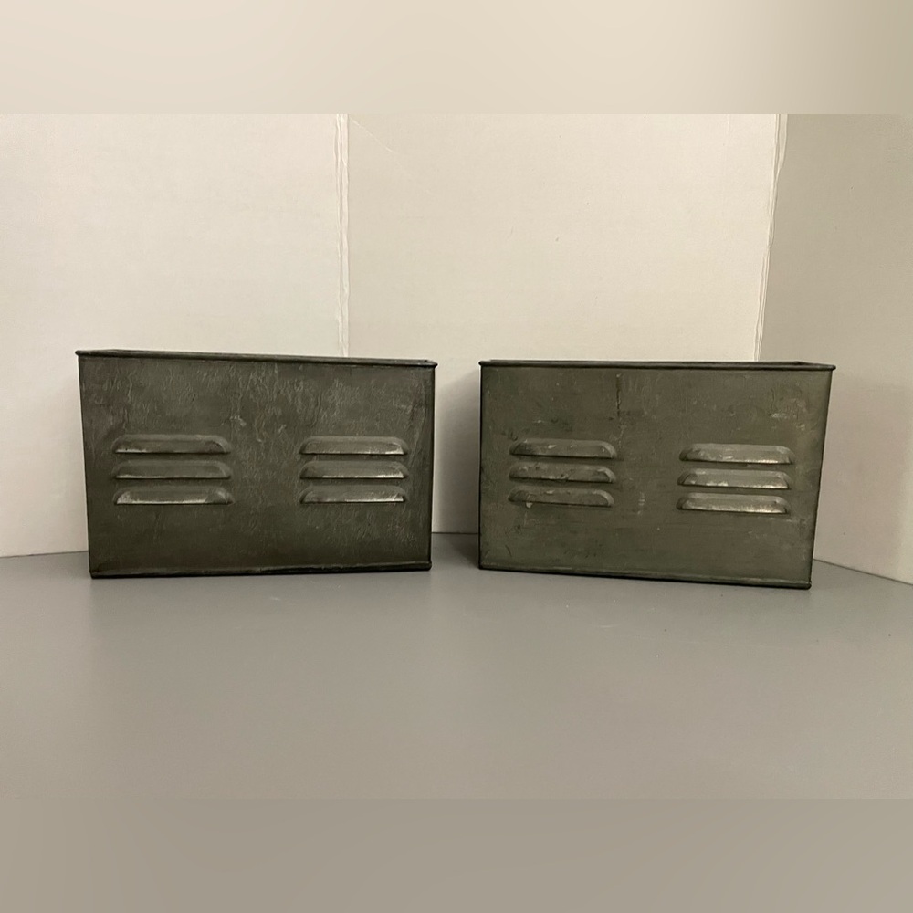 Metal wall hanging organizers Locker aesthetic LOOK